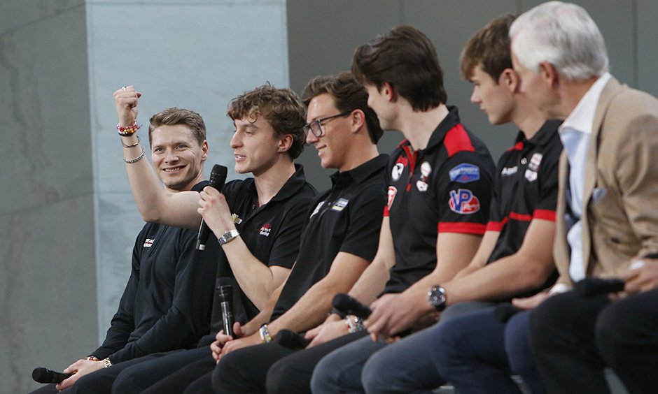 INDYCAR Drivers Help Shift Detroit Auto Show into Gear